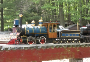 【美图】蒸汽机车模型主题公园游会
